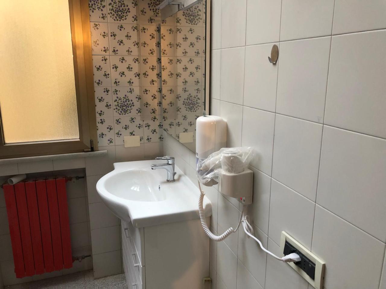 Appartement 8- Tourist House Bologna - Light House - Self Check-In Extérieur photo