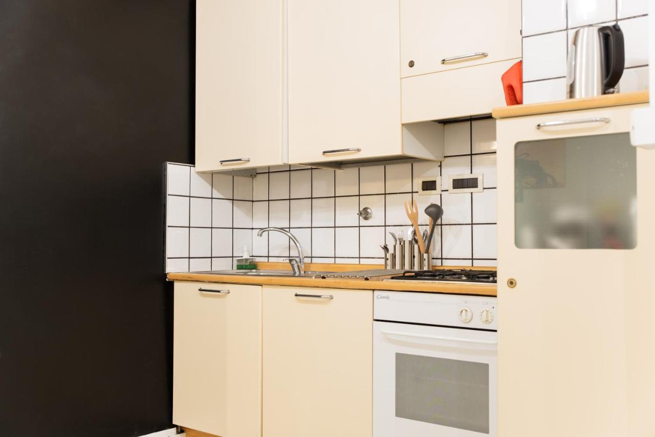 Appartement 8- Tourist House Bologna - Light House - Self Check-In Extérieur photo