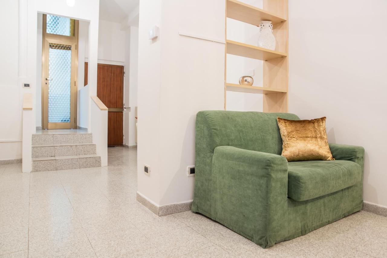 Appartement 8- Tourist House Bologna - Light House - Self Check-In Extérieur photo